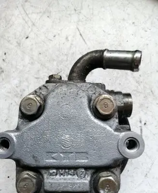 Audi A4 S4 B5 8D Power steering pump 8D0145156L