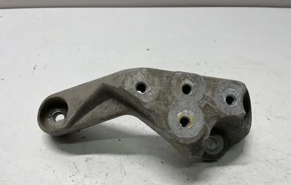 Opel Mokka X Gearbox mounting bracket
