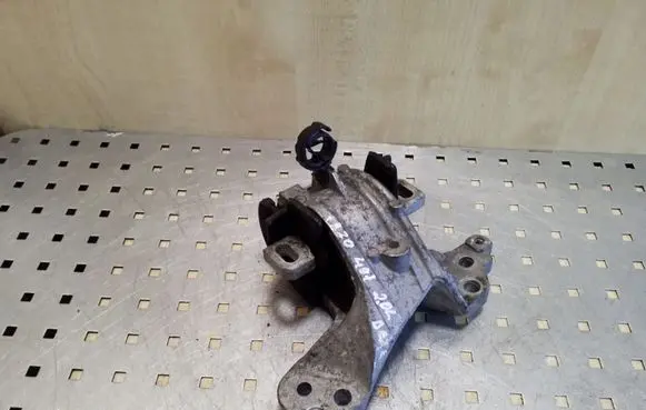 Peugeot 407 Engine mount bracket 326B95