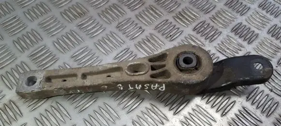 Volkswagen PASSAT B6 Engine mount bracket 3c0199855a