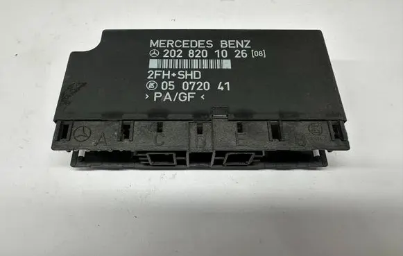 Mercedes-Benz E W124 Comfort/convenience module 2028201026 A2028201026