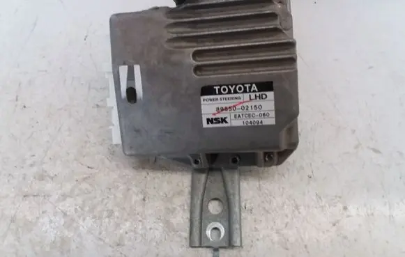 Toyota Corolla E120 E130 Power steering control unit/module 8965002150