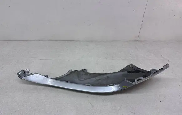 Audi Q7 4M Front bumper lip 4M0807061E 4M0807061 4M0.807.061.E