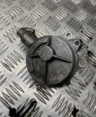 Audi A6 S6 C5 4B Vacuum pump 059145100B