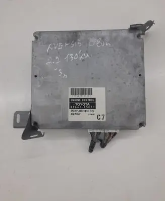 Toyota Avensis T250 Engine control unit/module 8966105C71 MB1758009410