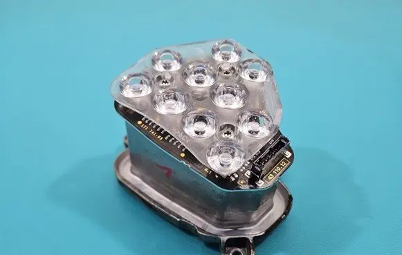 Front indicator light