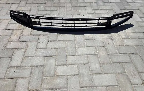 Volvo XC90 Front bumper lower grill 32345726