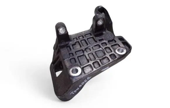 Volkswagen Touareg II Generator/alternator bracket 059903143AJ