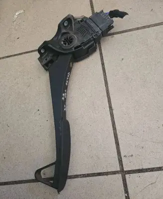 Volvo XC70 Accelerator throttle pedal 30715173 6PV00954801 C95YE02