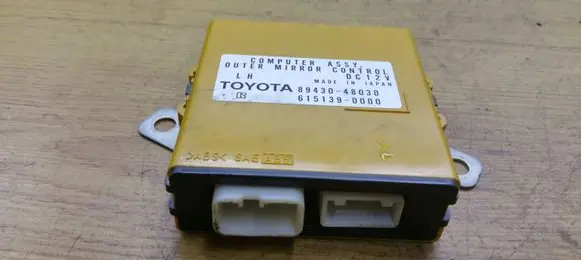 Lexus RX 300 Wing mirror control module 8943048030