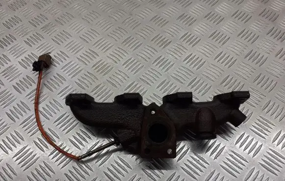 Renault Megane III Exhaust manifold 140042062R