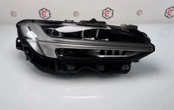 Volvo S90, V90 Headlight/headlamp 31655187