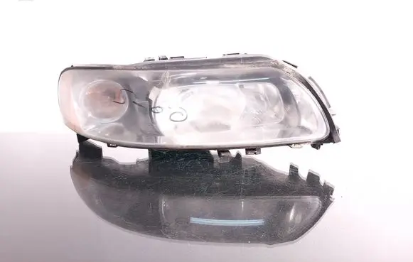 Volvo S60 Headlight/headlamp 30698848 89900282