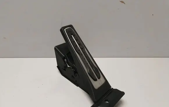 BMW i4 Accelerator throttle pedal 6889821