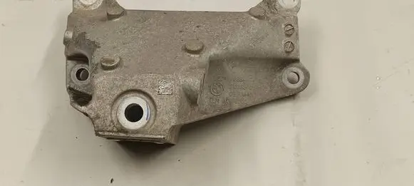 BMW X5 G05 Engine mounting bracket 6884474