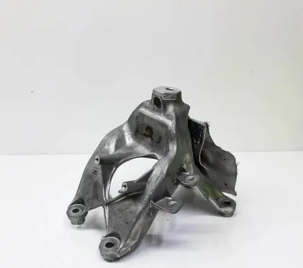 Audi A4 S4 B9 8W Engine mounting bracket 4M0199308BL