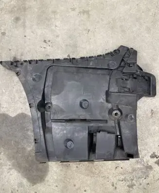 BMW 5 G30 G31 Rear bumper mounting bracket 21754011 7387299
