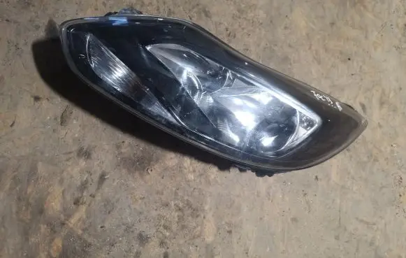 Ford Focus Headlight/headlamp BM5113W030SB