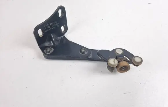 Volkswagen Caddy Sliding door lower roller guide/hinge 2K0843397A S355MC1011