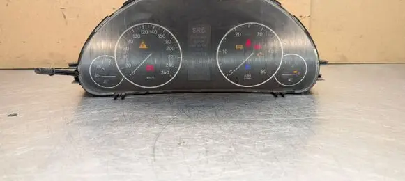 Mercedes-Benz C AMG W203 Speedometer (instrument cluster) A2035409747 110080307009 035665