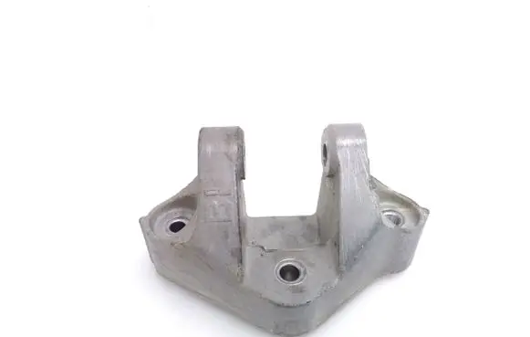 Nissan X-Trail T32 Engine mounting bracket 038172