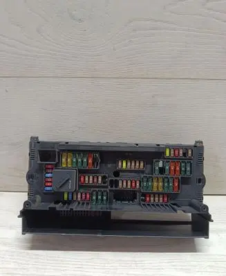 BMW 5 F10 F11 Fuse module 217033442E 00832565 9234421