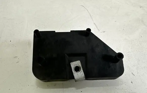 Ford Mustang V Radiator mount bracket DR338C392AD