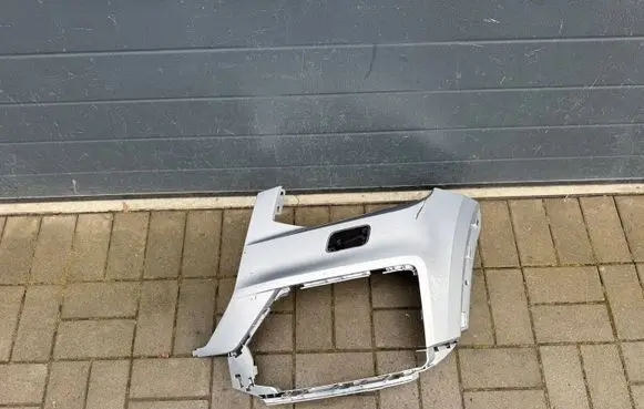 Audi Q2 - Front bumper 81A807437