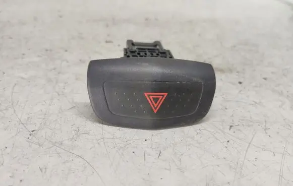 Nissan Primera Hazard light switch