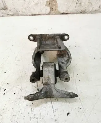 Subaru Outback Engine mounting bracket