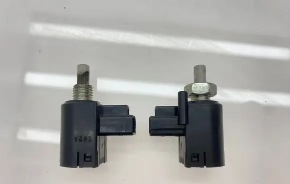 Toyota Auris 150 Clutch pedal sensor 