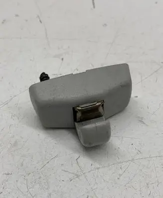 Volkswagen PASSAT B5.5 Sun visor clip/hook/bracket 3B0857561B