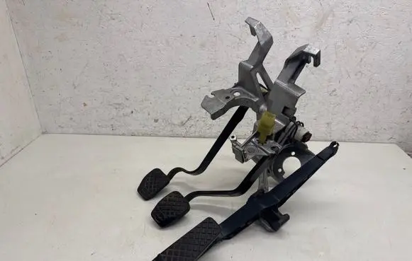 Audi 80 90 S2 B4 Pedal assembly 8A0721115C