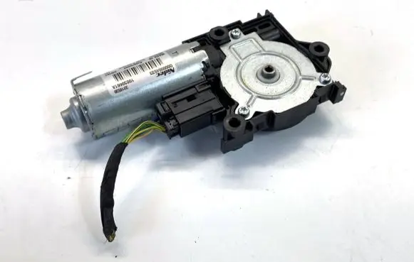 BMW X4 G02 Sunroof motor/actuator 10030661A