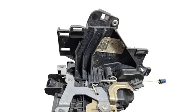 Volkswagen Polo Front door lock ASB1837015