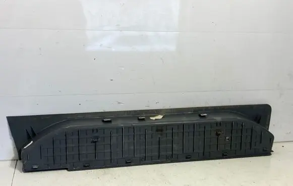 Mercedes-Benz Vito Viano W639 Rear sill trim cover P0099421