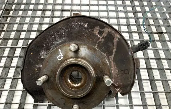 Mitsubishi Colt Front wheel hub spindle knuckle 