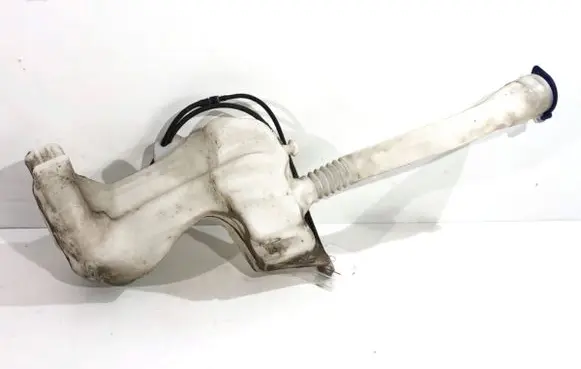 Windshield washer fluid reservoir/tank