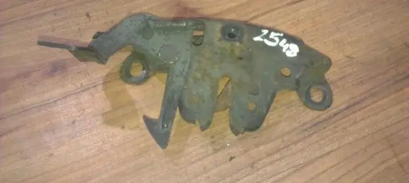 Engine bonnet/hood lock/catch