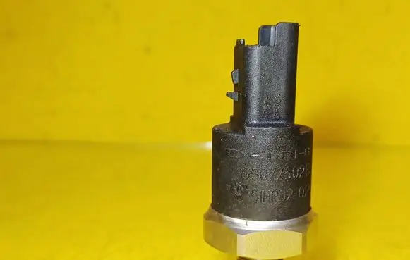 Ford Mondeo Mk III Fuel pressure sensor 93072502B
