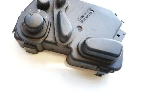 Mercedes-Benz C W203 Seat control switch 2038214158 03464008