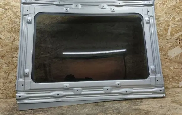 Mitsubishi Outlander Sunroof glass 