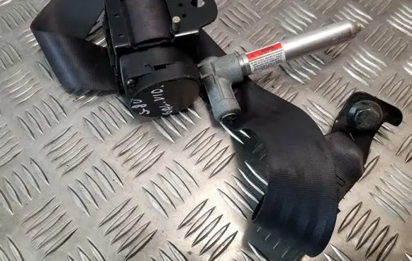Volvo S80 Middle seatbelt (rear) 39969918