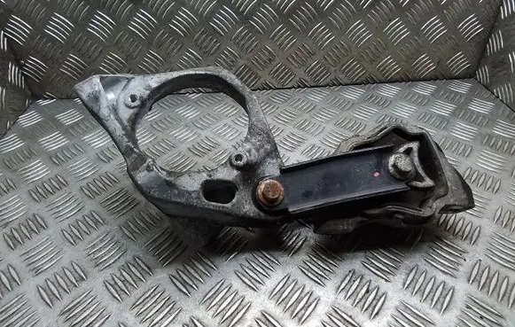 Volvo V60 Engine mount bracket 6G926P082AB 30671219 31330138