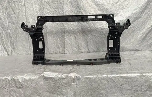 Hyundai Tucson TL Radiator support slam panel 64101-D7000