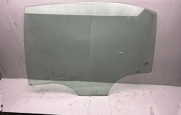 Seat Toledo IV (NH) Front door window glass four-door 43R00351 E000233 DOT618M321AS2