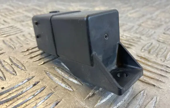 Peugeot 5008 Coolant fan relay 9640469680 51252002