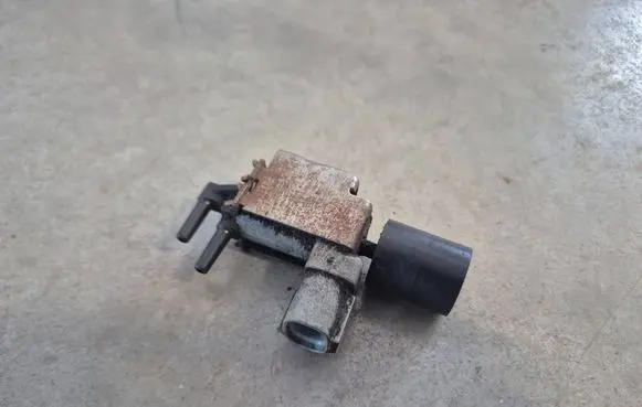 Vacuum valve