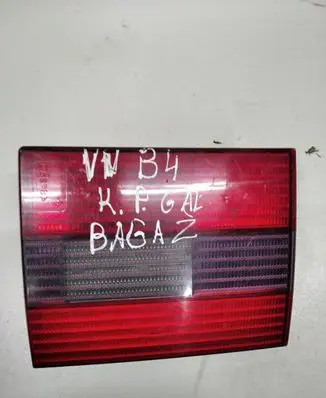 Volkswagen PASSAT B4 Tailgate rear/tail lights