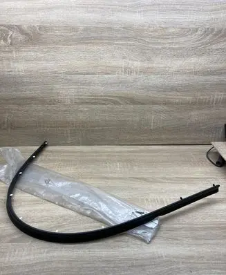 BMW 5 E39 Front door rubber seal 8202675 51218202675 LEFTSIDE